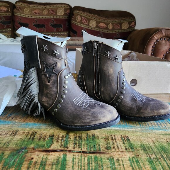 Circle G by Corral distressed black fringe studs and stars booties. - Picture 3 of 4